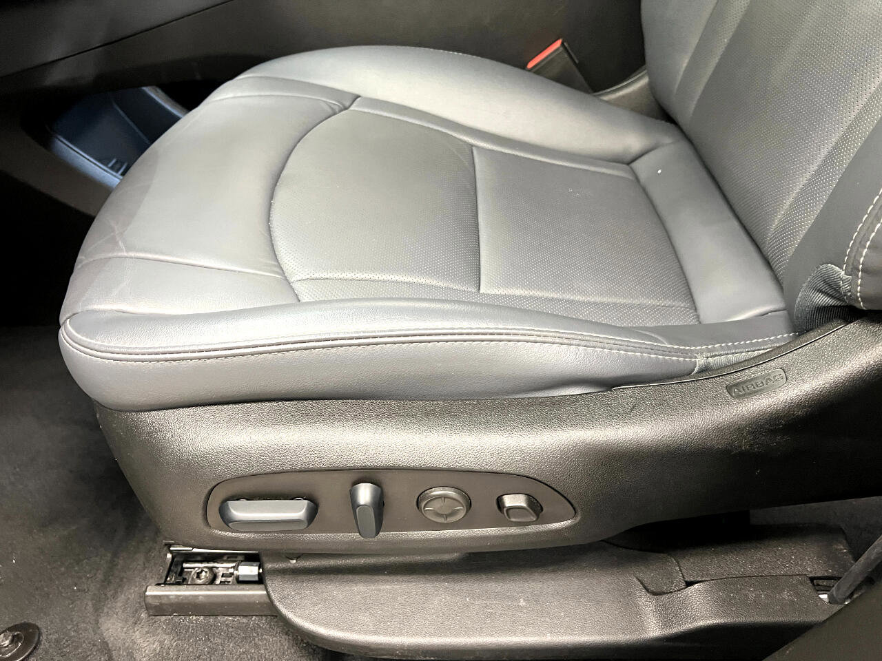 Used 2024 Buick Enclave Premium image 21