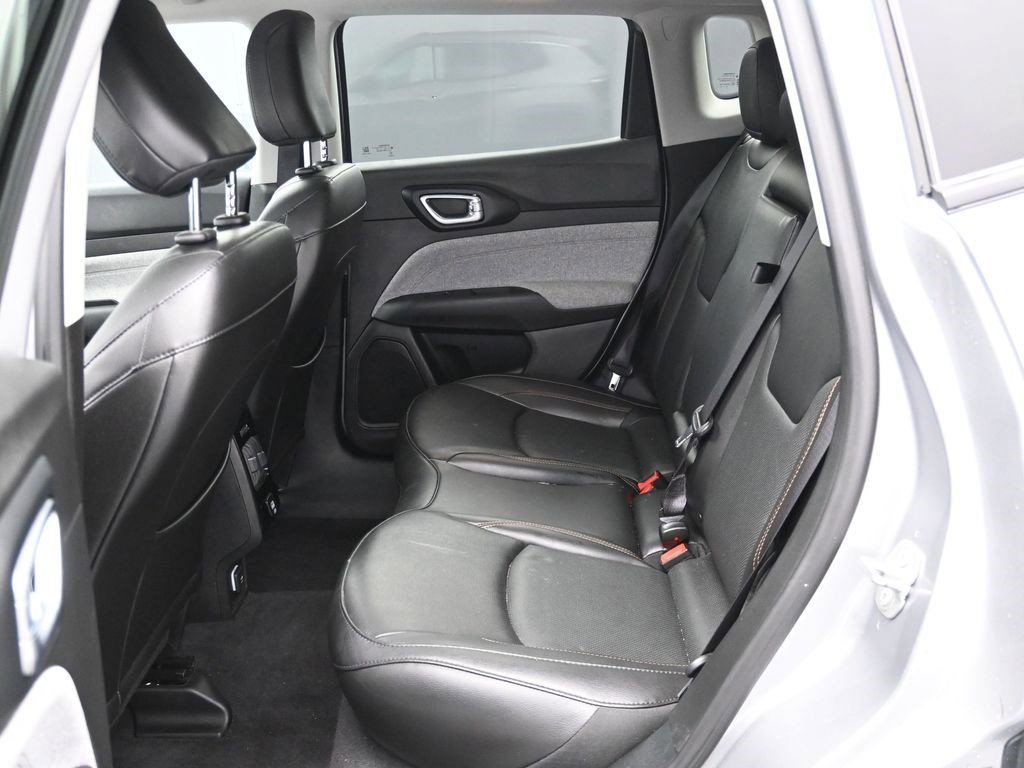 Used 2022 Jeep Compass Latitude image 12