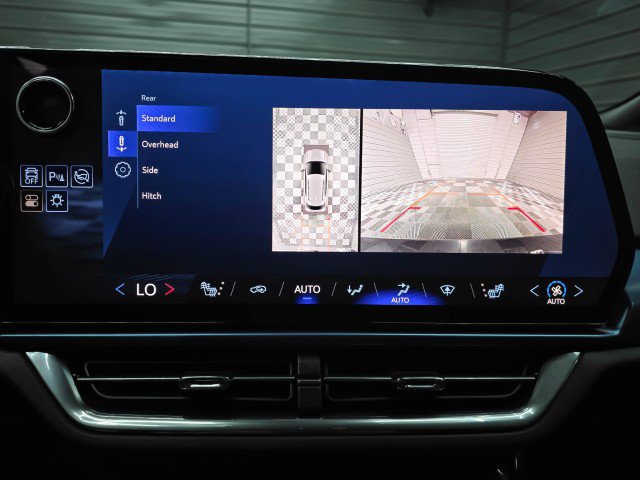 Used 2025 Chevrolet Equinox EV LT w/ Convenience Package FWD image 27