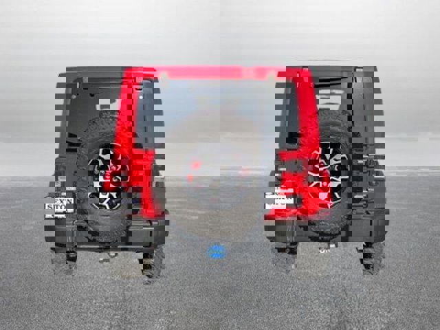 Used 2017 Jeep Wrangler Unlimited Rubicon w/ Connectivity Group image 9