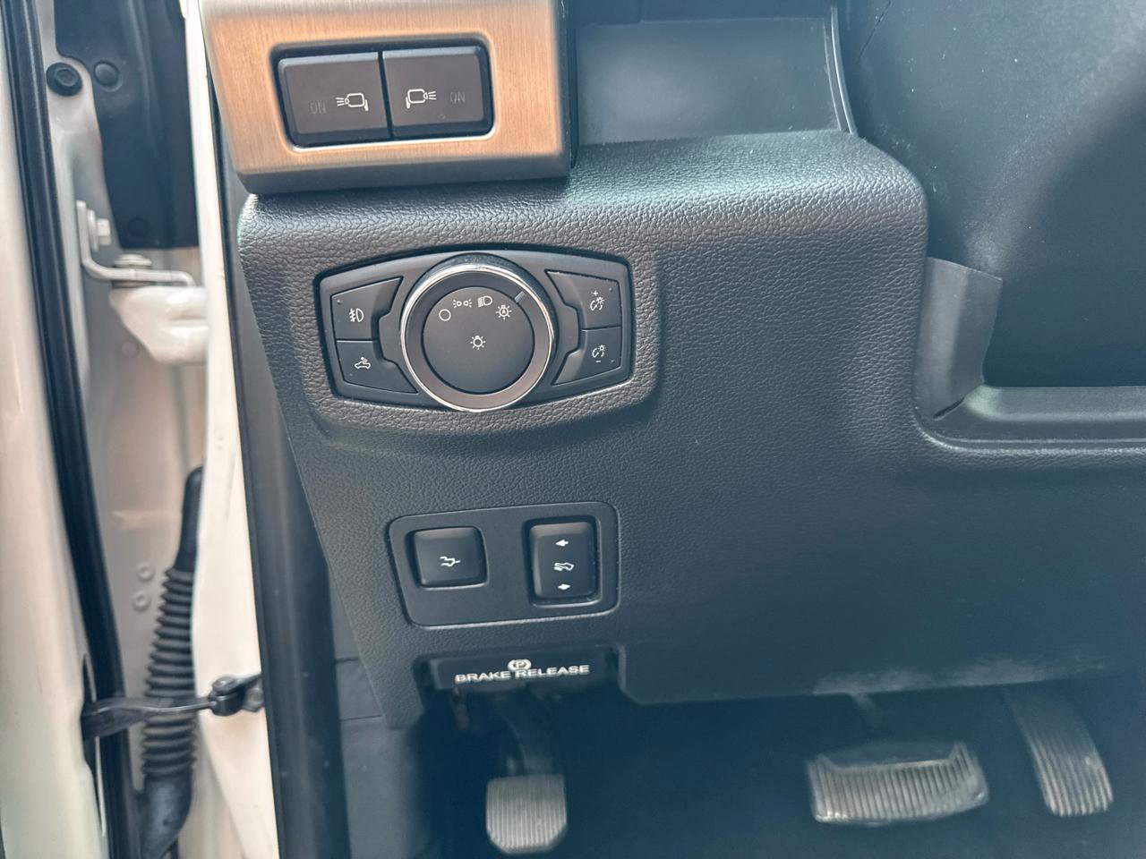 Used 2019 Ford F250 Platinum w/ Platinum Ultimate Package AWD/4WD image 19