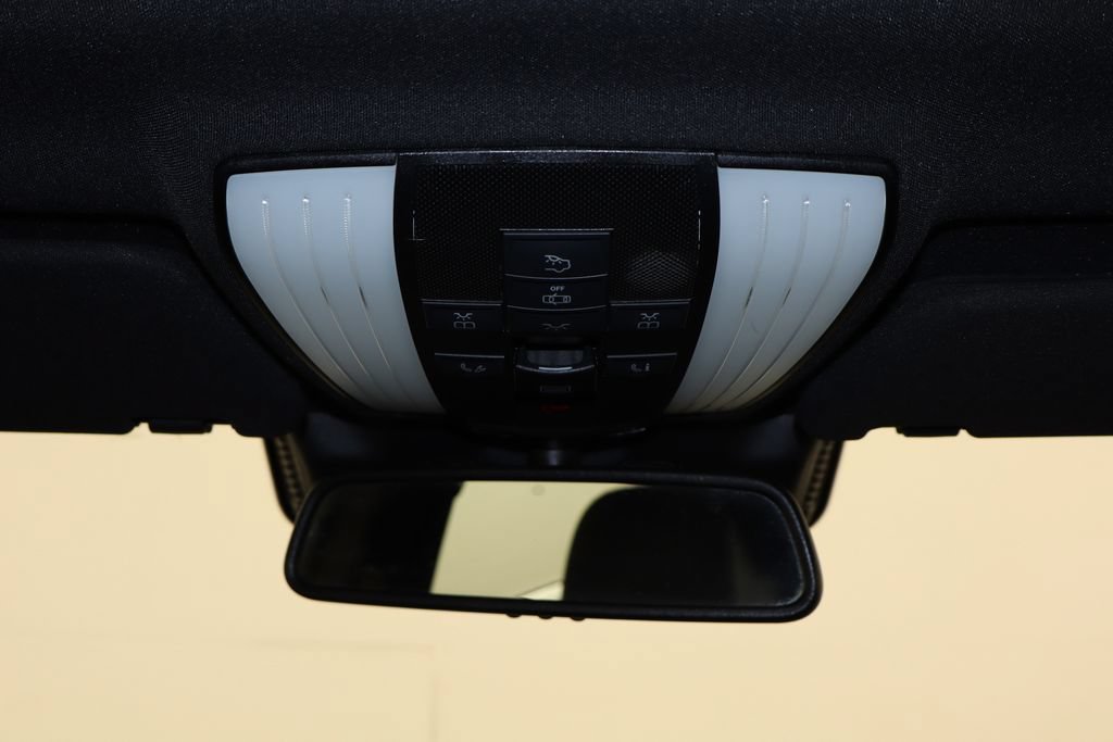 Used 2014 Mercedes-Benz E 550 4MATIC Sedan image 23