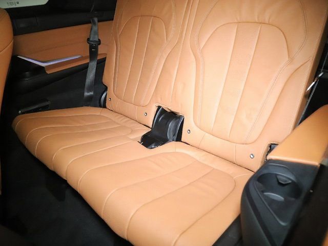 Certified 2022 BMW X7 xDrive40i w/ M Sport Package AWD/4WD image 17