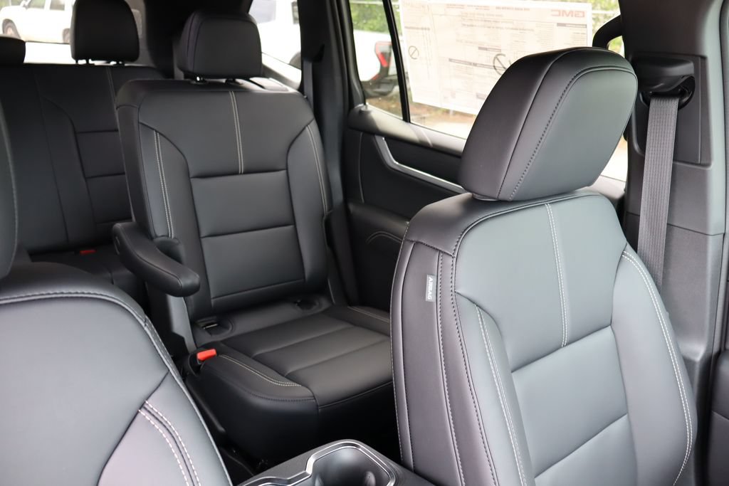 New 2026 GMC Acadia Elevation w/ Elevation Premium Package AWD/4WD image 25
