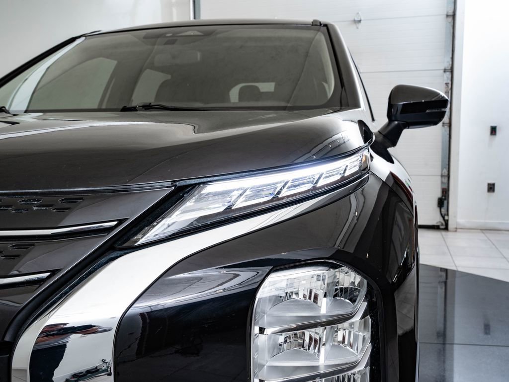 Used 2024 Mitsubishi Outlander SE image 14