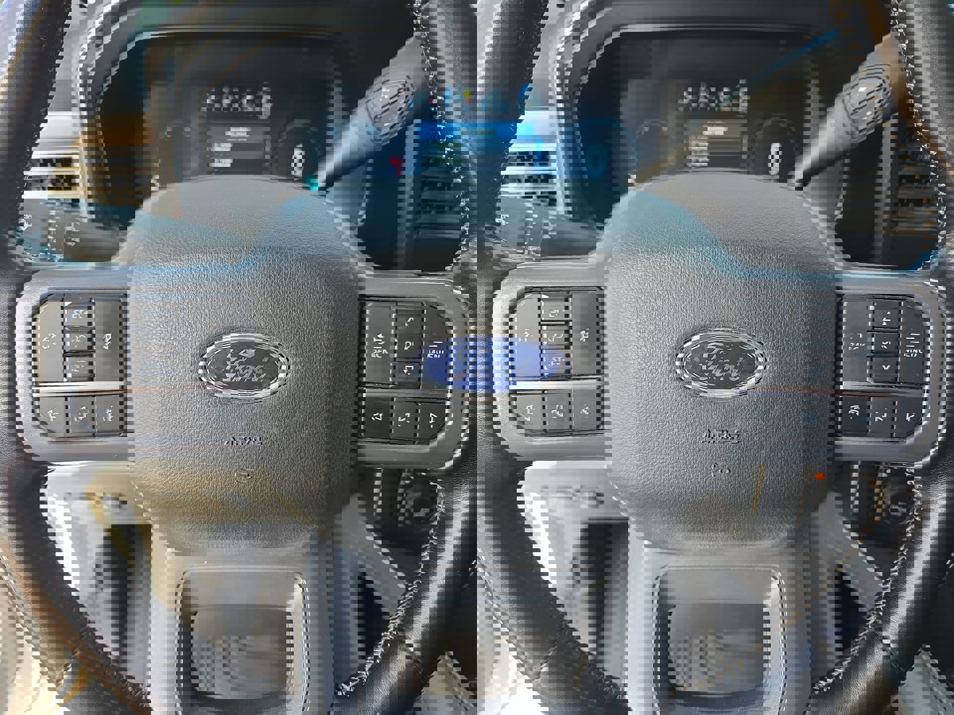 Used 2023 Ford F450 Lariat image 30