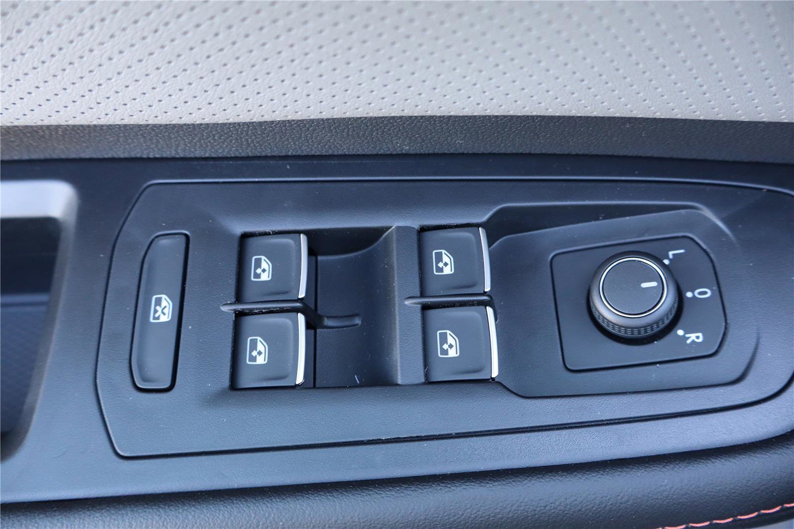 New 2026 Volkswagen Atlas Peak Edition image 13