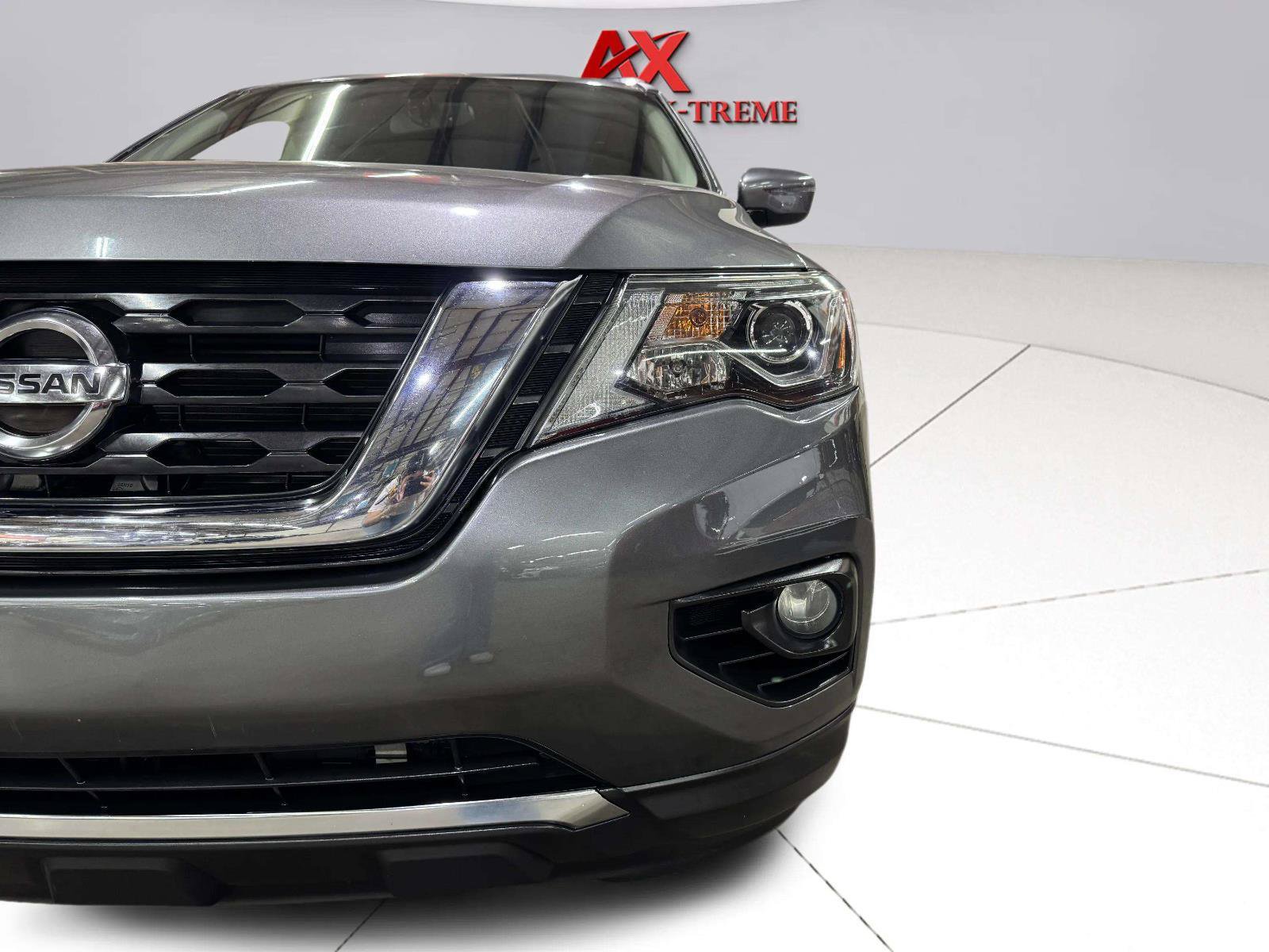 Used 2019 Nissan Pathfinder SV AWD/4WD image 12