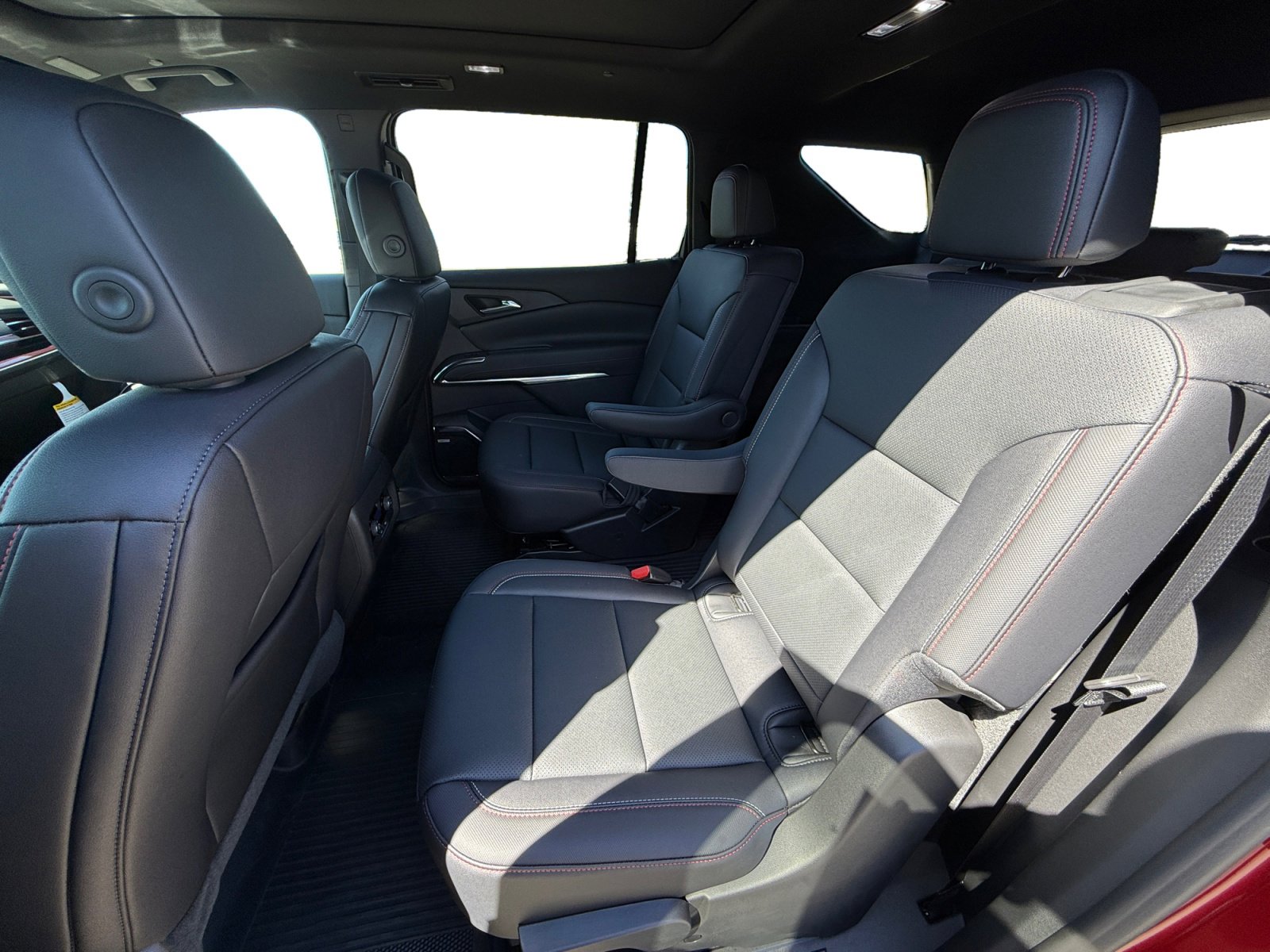 New 2026 Chevrolet Traverse Z71 w/ Enhanced Driving Package AWD/4WD image 16