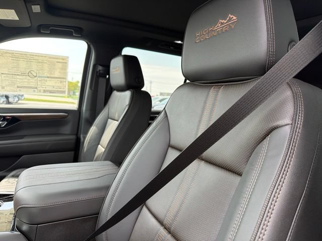 New 2026 Chevrolet Tahoe High Country AWD/4WD image 13