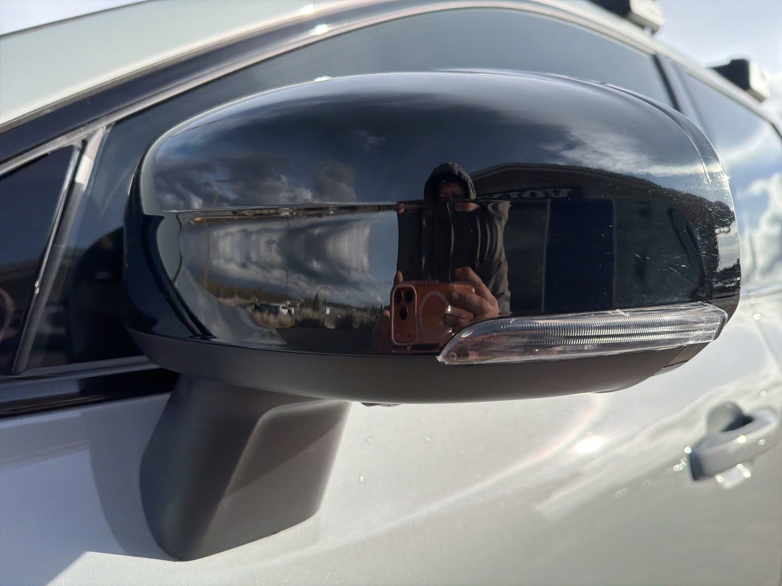 Certified 2025 Volvo XC60 T8 Plus w/ Protection Package Premier image 12