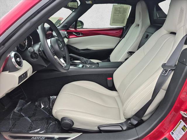Used 2021 MAZDA MX-5 Miata RF Grand Touring RWD image 15