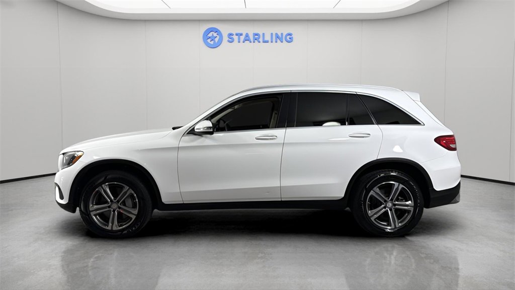 Used 2017 Mercedes-Benz GLC 300 4MATIC image 3