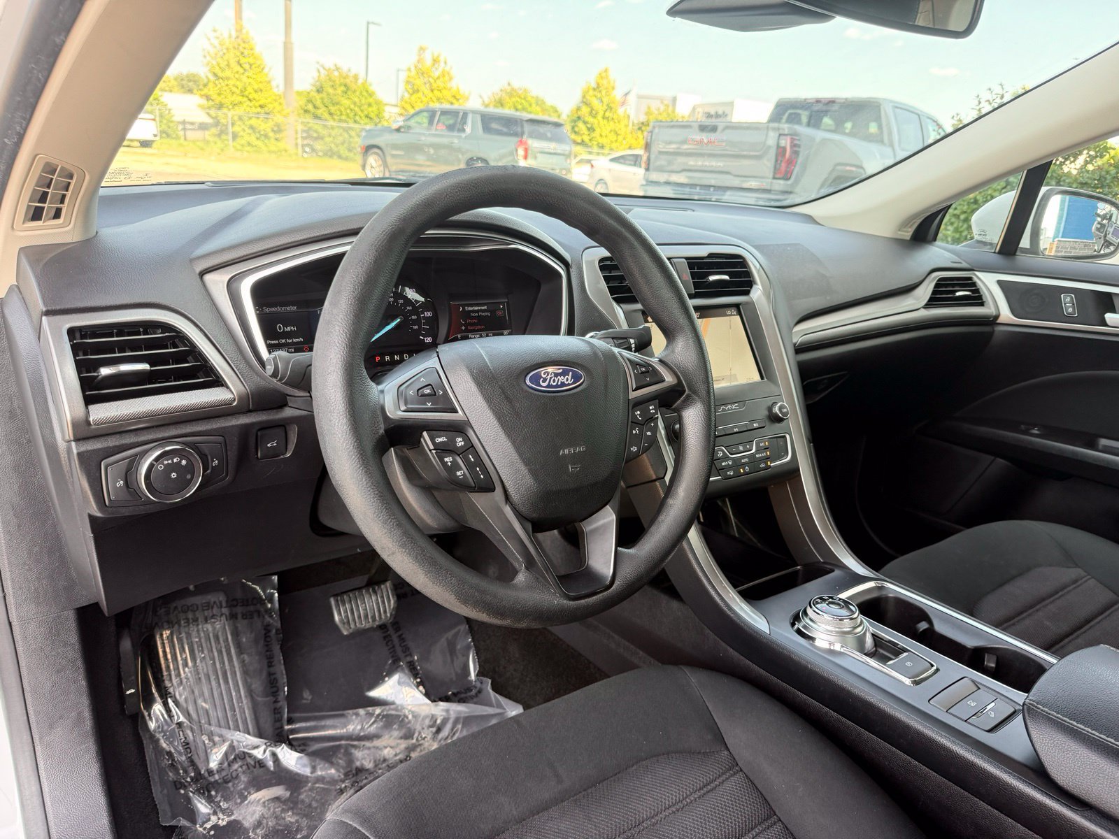 Used 2019 Ford Fusion SE FWD image 13