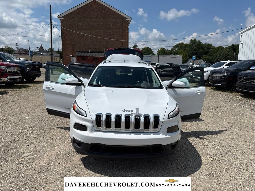 Used 2014 Jeep Cherokee Latitude FWD image 30