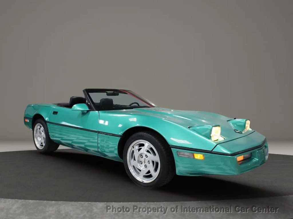 Used 1990 Chevrolet Corvette Convertible image 3