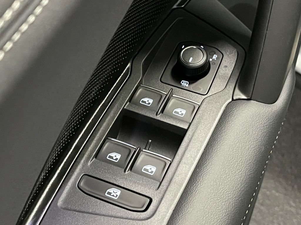 New 2026 Volkswagen Tiguan SE AWD/4WD image 17