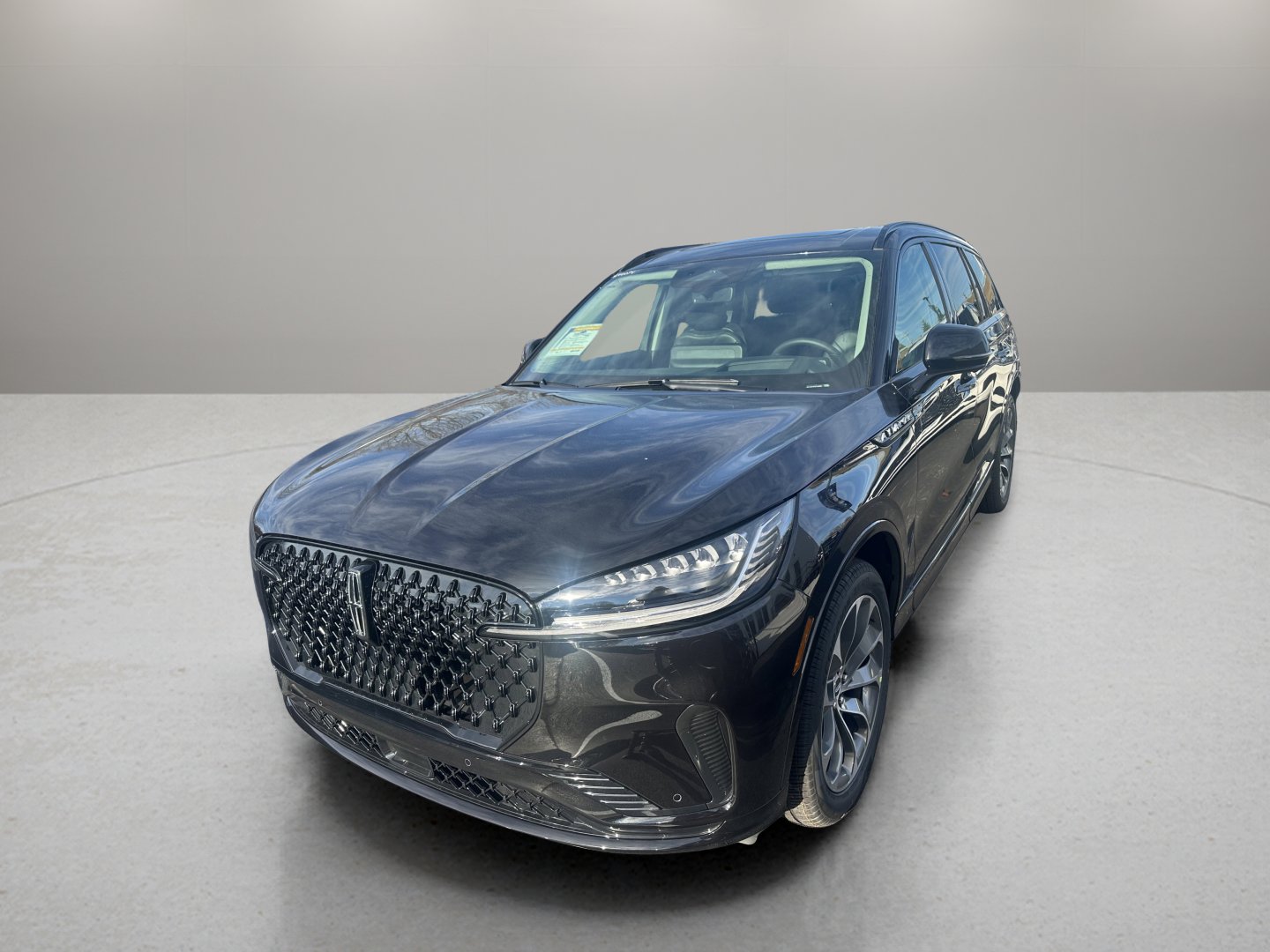 New 2026 Lincoln Aviator AWD image 3