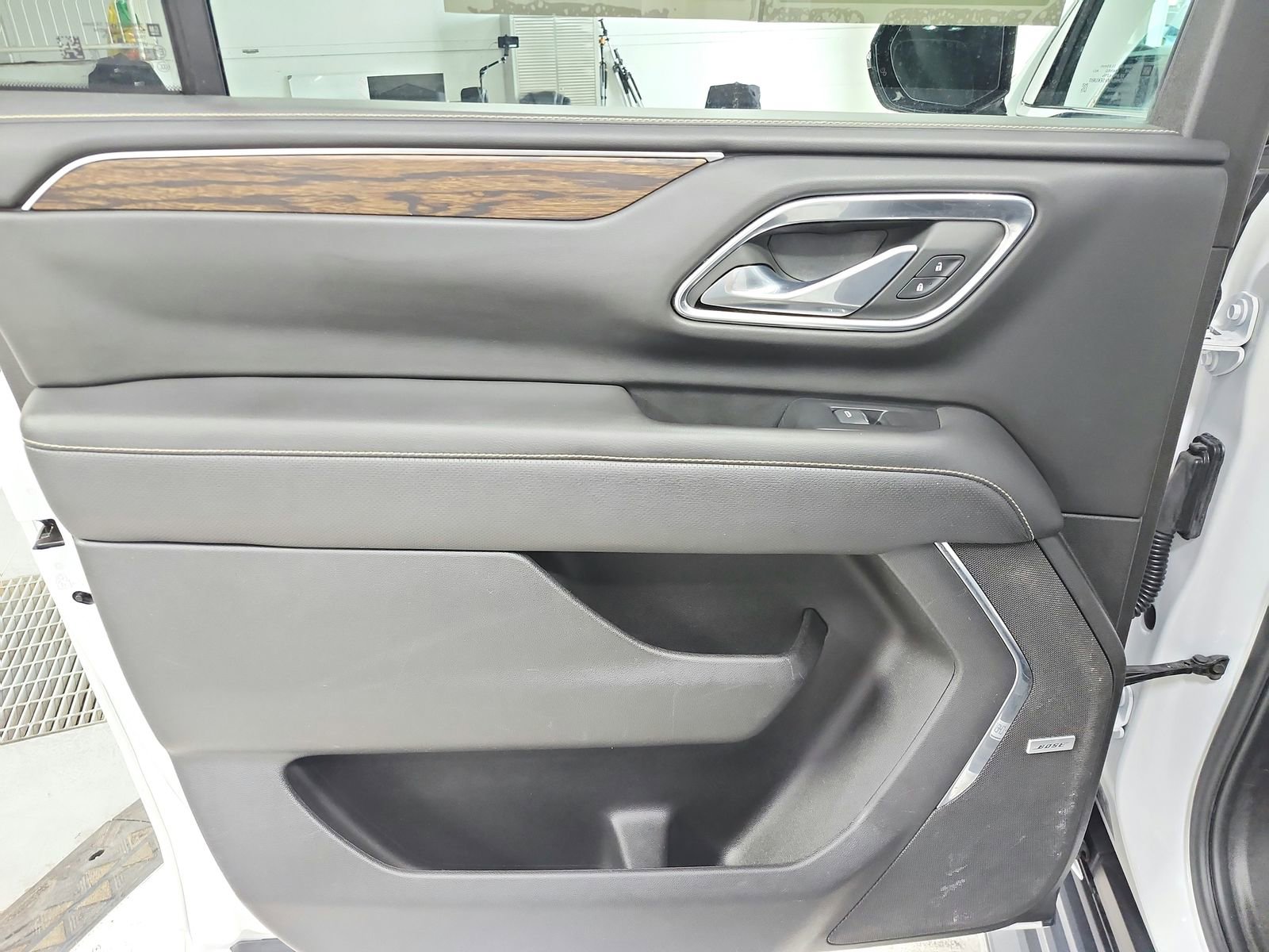 Used 2023 Chevrolet Suburban Premier image 38