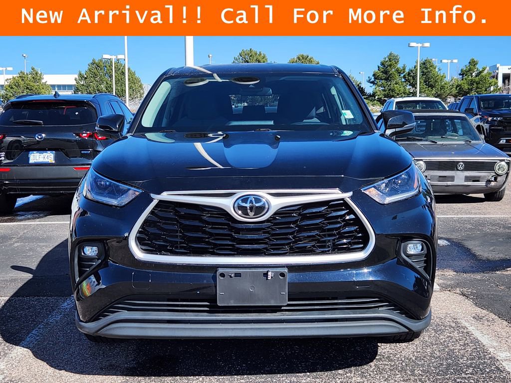 Used 2021 Toyota Highlander LE image 2