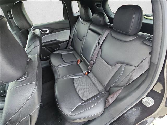 Used 2025 Jeep Compass Latitude image 17