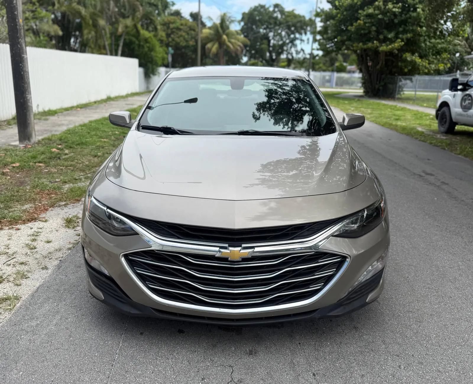 Used 2022 Chevrolet Malibu LT FWD image 4