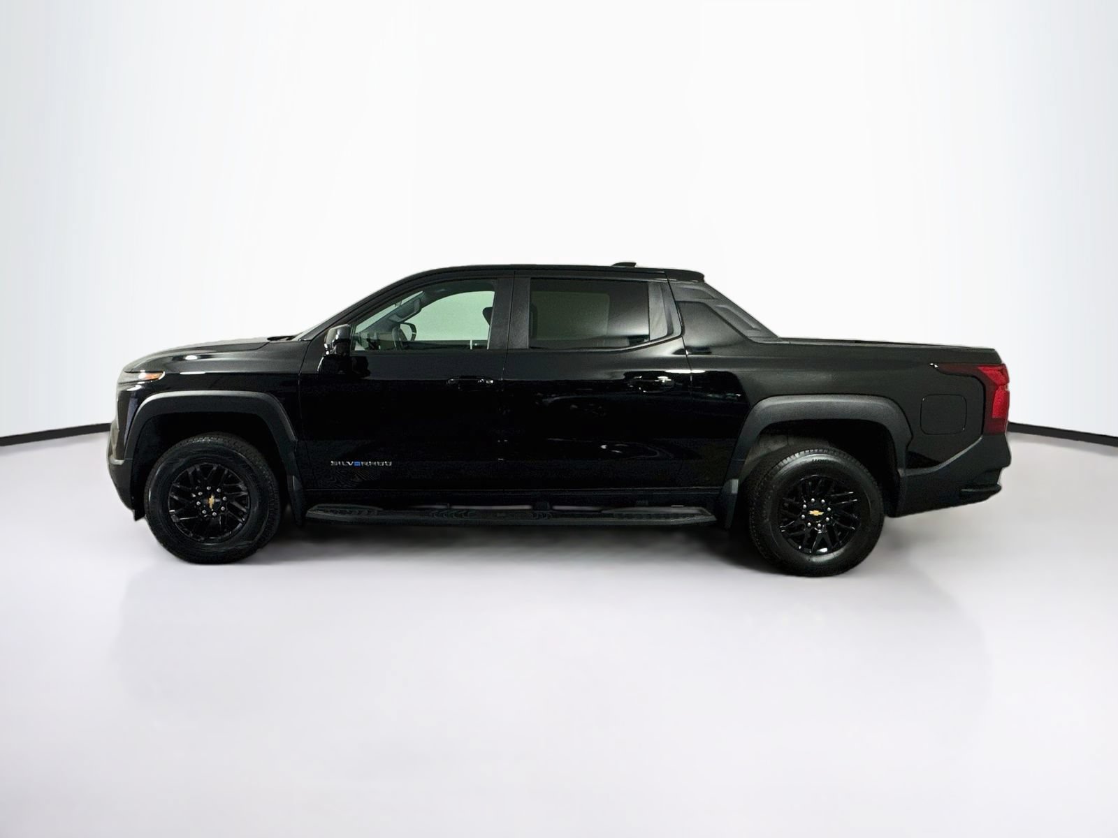 Used 2024 Chevrolet Silverado EV W/T AWD/4WD image 4