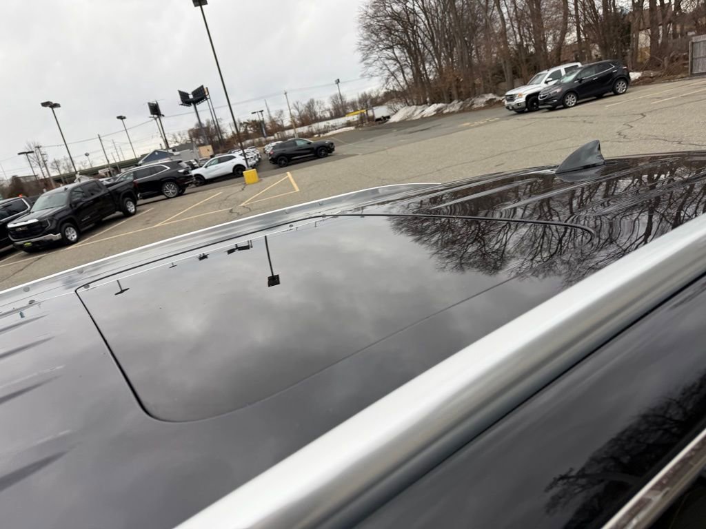 Used 2023 Buick Enclave Essence w/ Experience Buick Package image 9