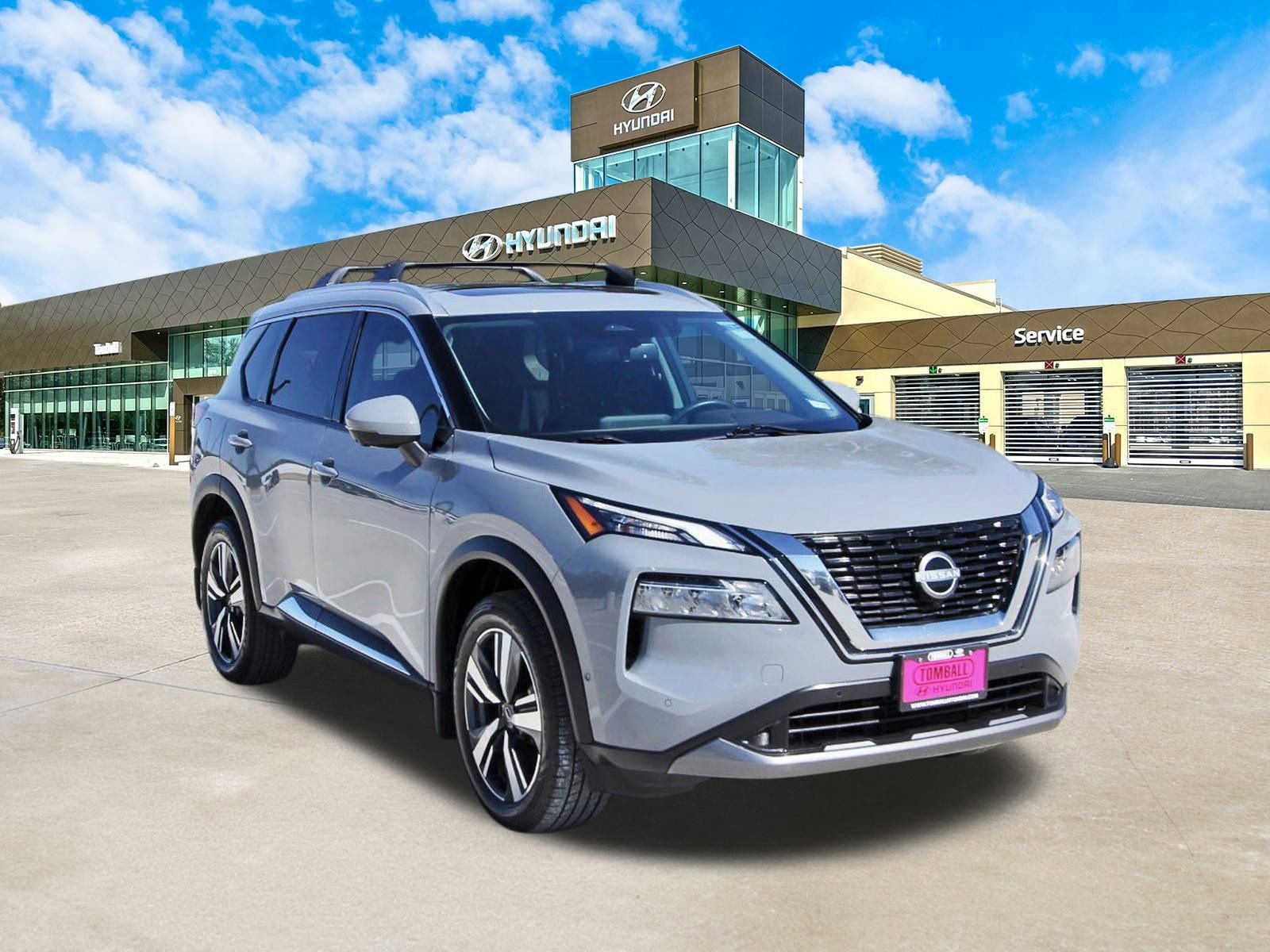 Used 2023 Nissan Rogue SL w/ SL Premium Package image 3