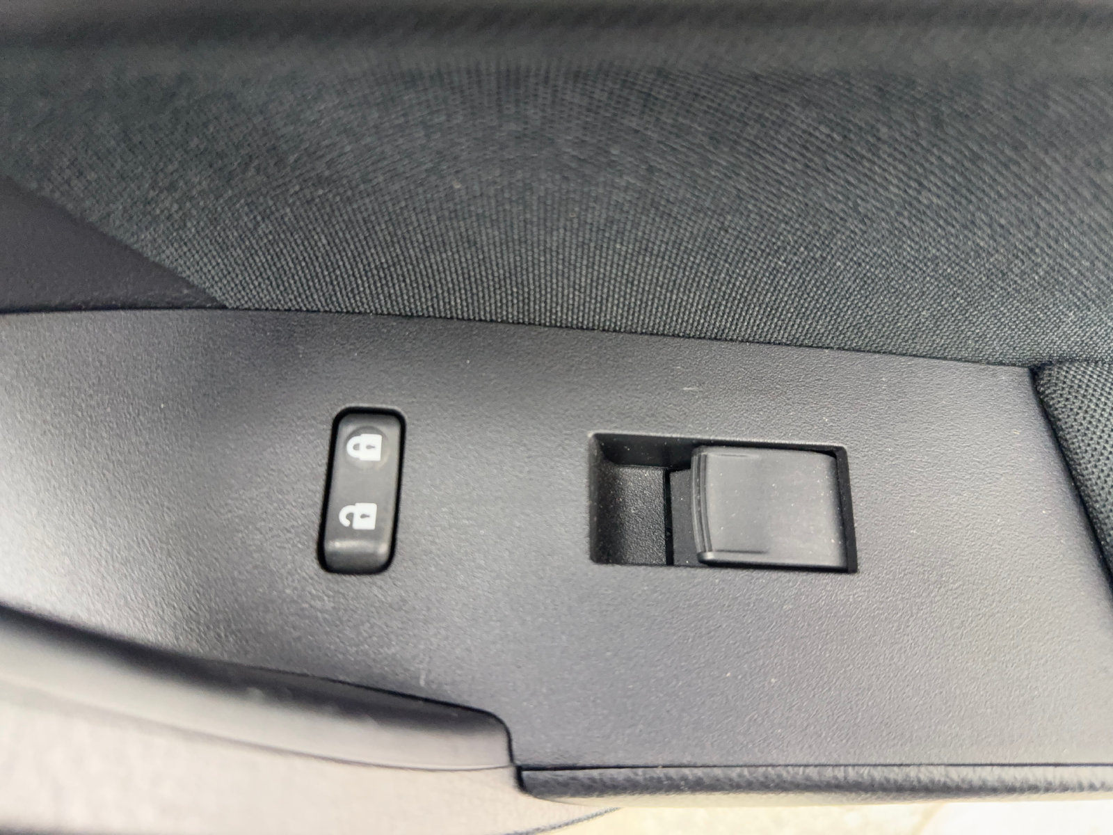 Used 2018 Toyota Corolla LE FWD image 31