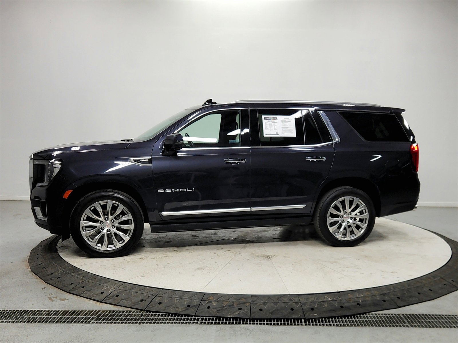 Used 2023 GMC Yukon Denali image 4