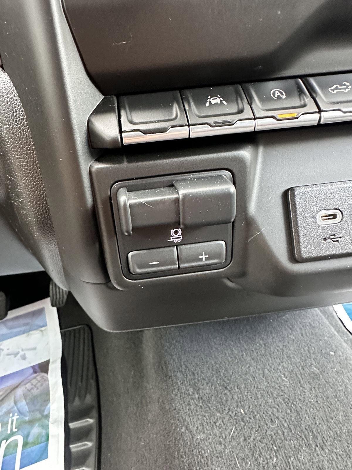 Used 2023 Chevrolet Silverado 1500 Custom image 19