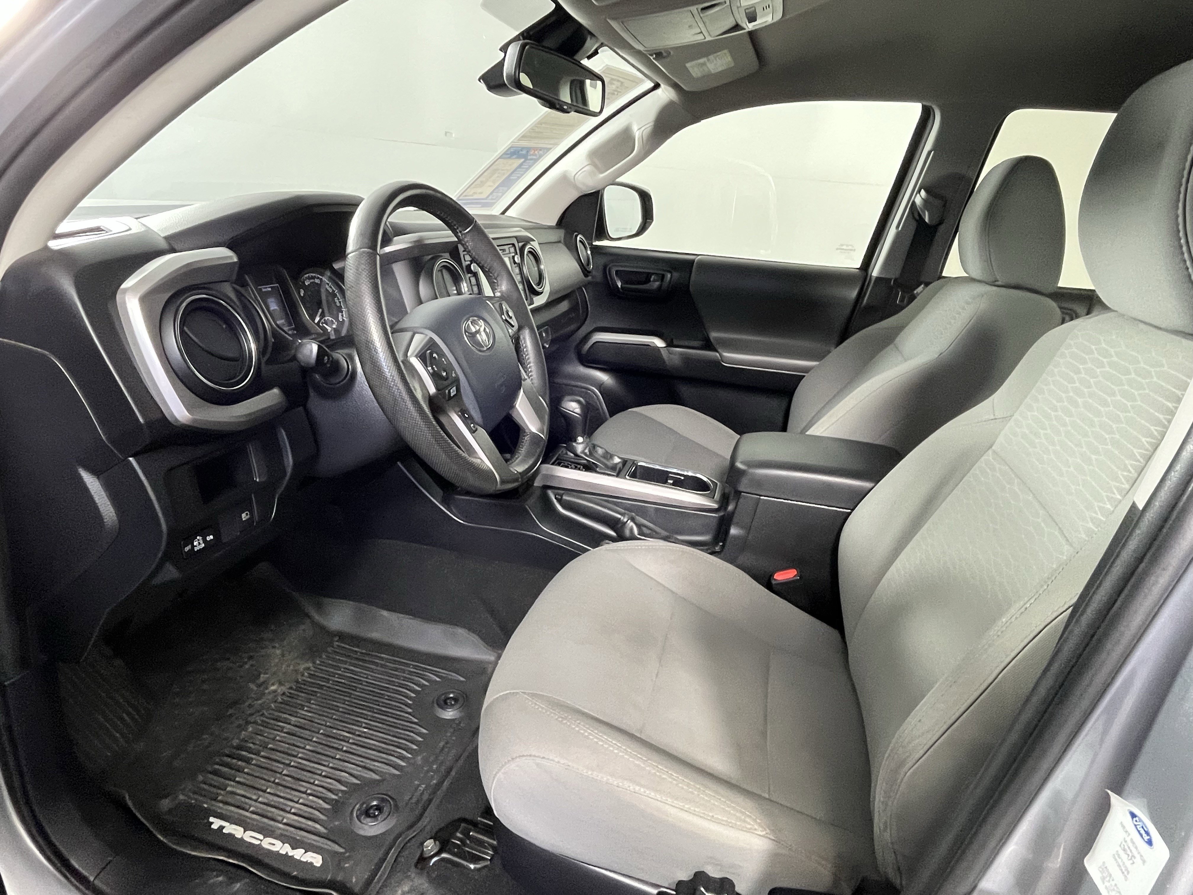 Used 2018 Toyota Tacoma SR5 image 10
