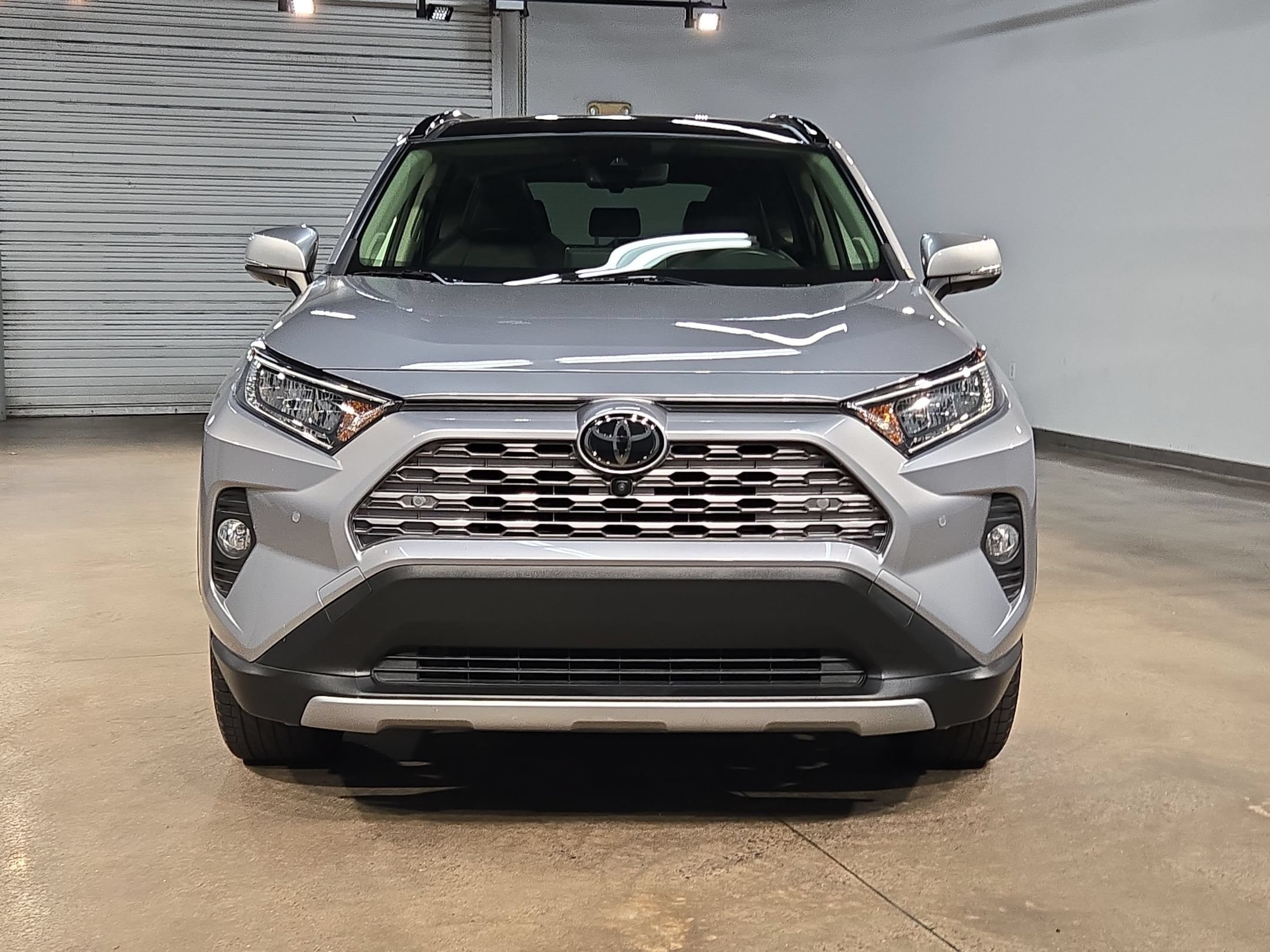 Used 2021 Toyota RAV4 Limited AWD/4WD image 2