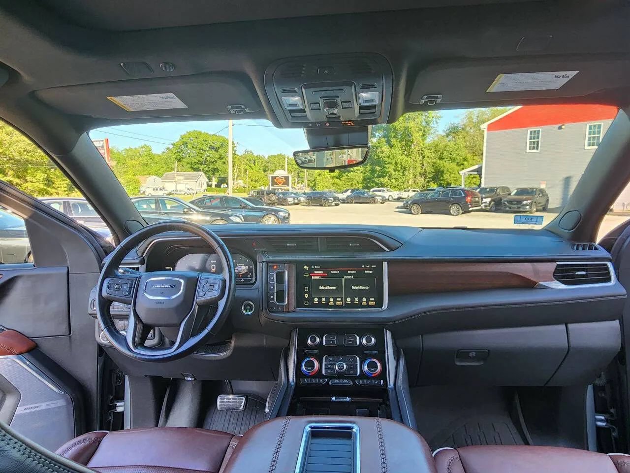 Used 2023 GMC Yukon Denali Ultimate AWD/4WD image 26