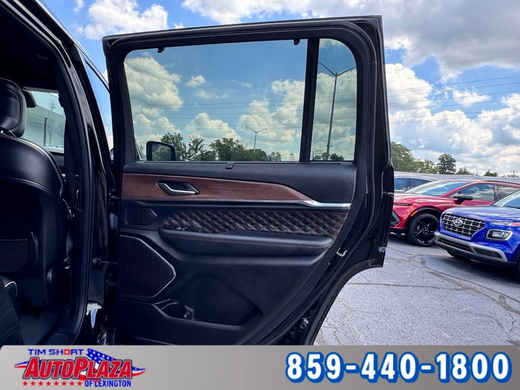Used 2021 Jeep Grand Cherokee L Summit w/ Luxury Tech Group V AWD/4WD image 62