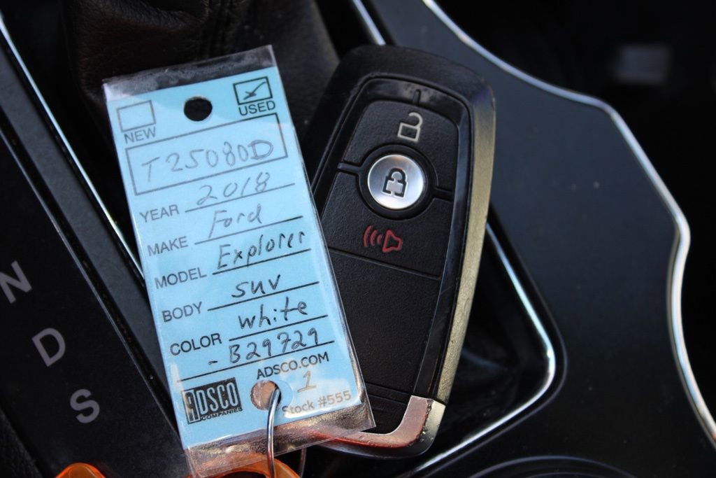 Used 2018 Ford Explorer XLT image 32