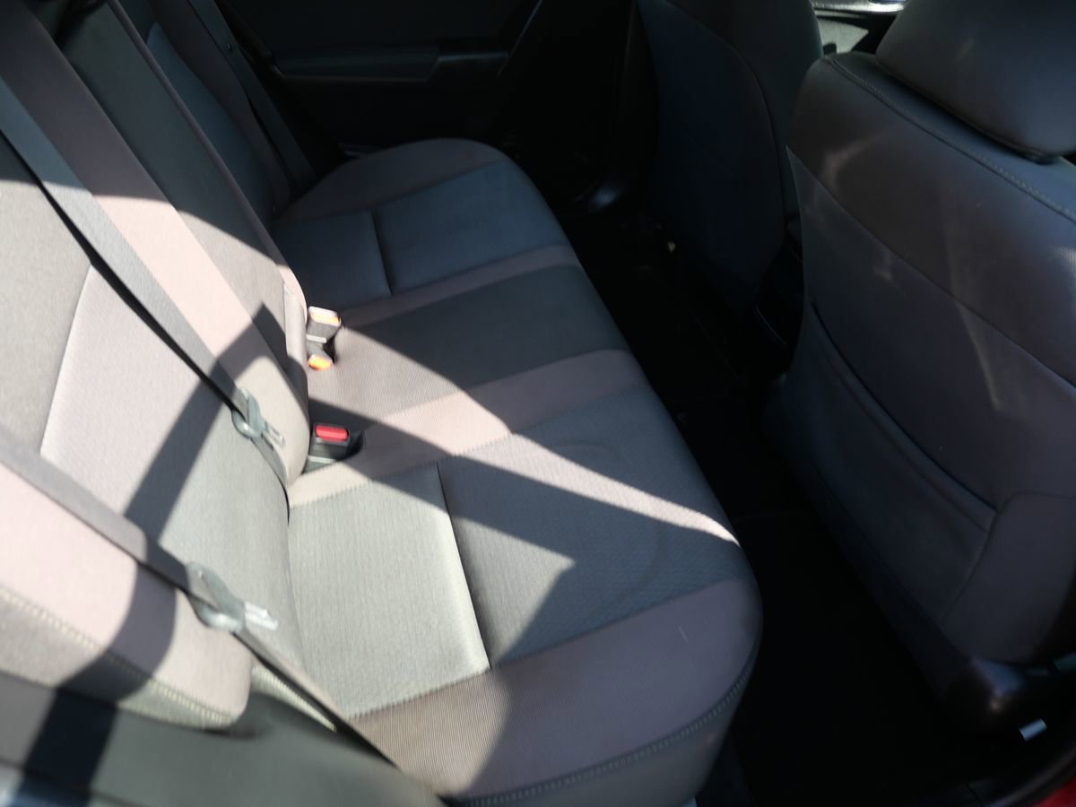 Used 2018 Toyota Corolla LE w/ Carpet Mat Package (TMS) image 22