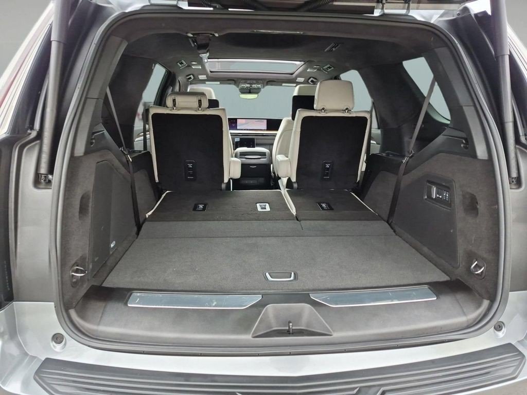 Certified 2025 Cadillac Escalade Sport Platinum AWD/4WD image 28