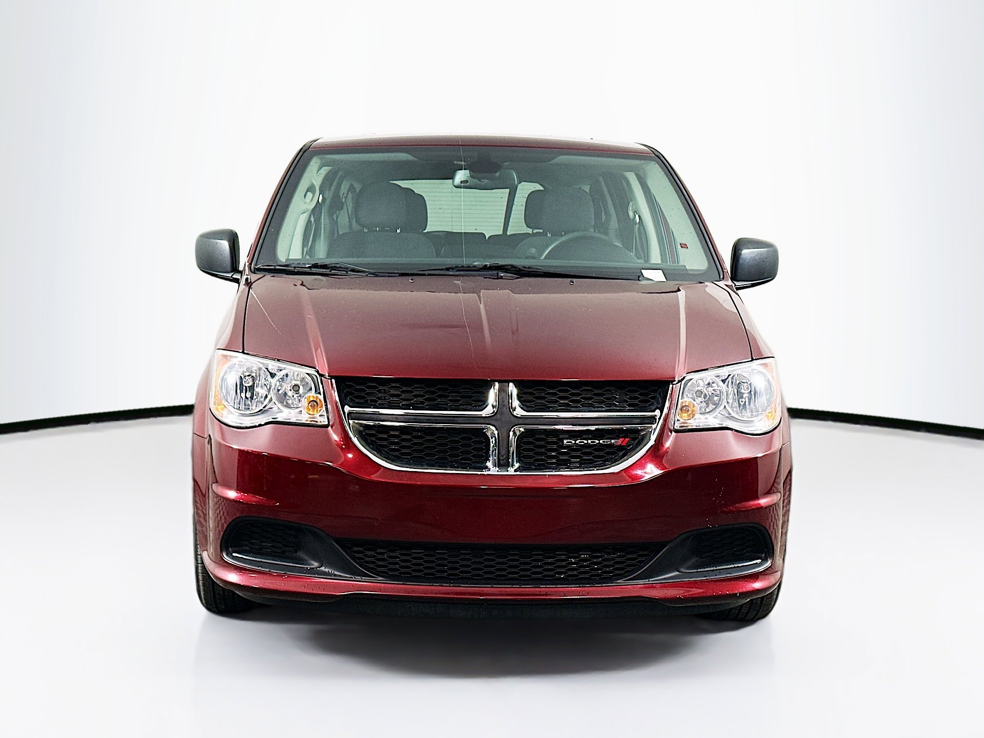 Used 2019 Dodge Grand Caravan SE image 2