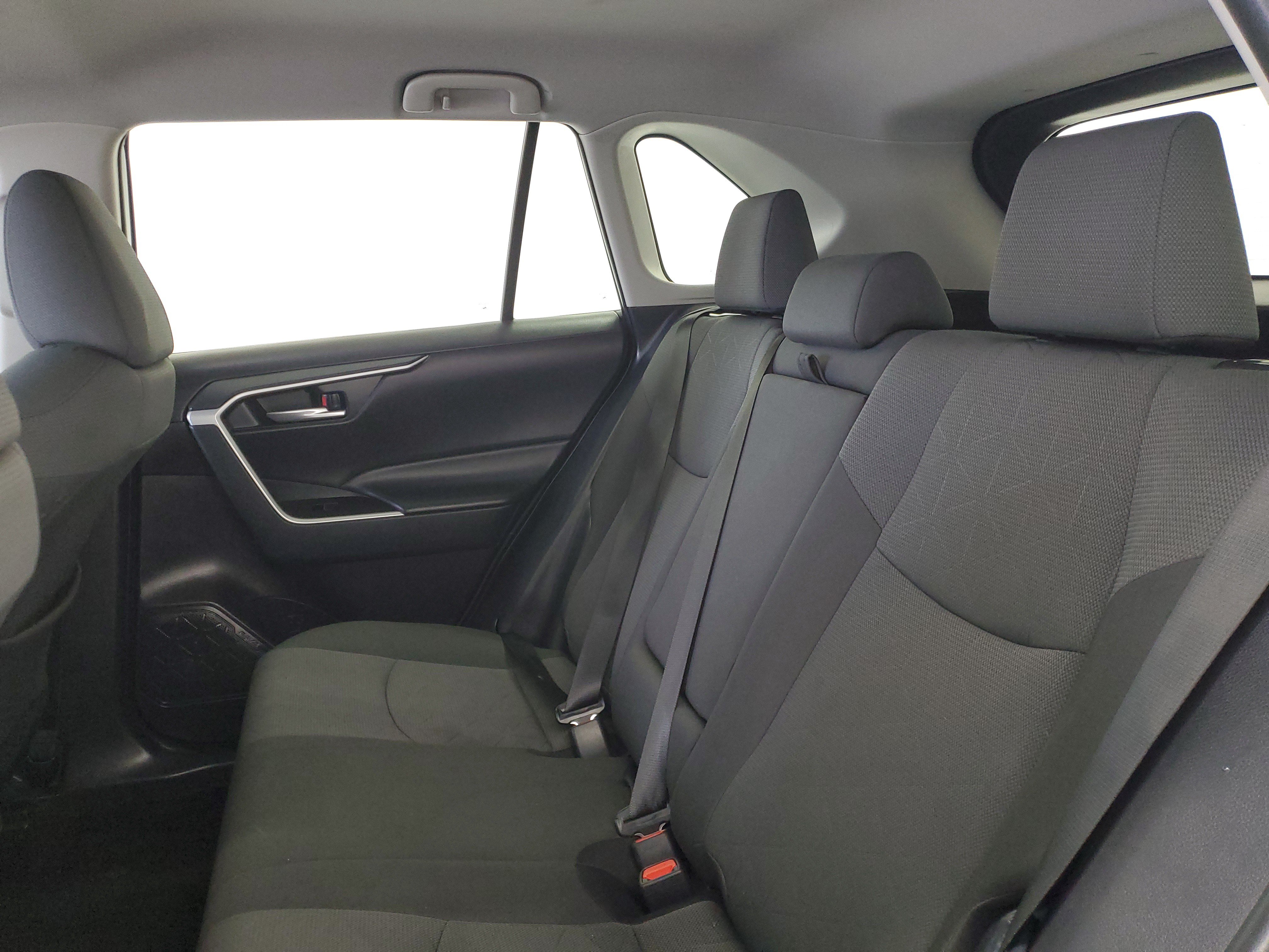 Used 2025 Toyota RAV4 XLE FWD image 12