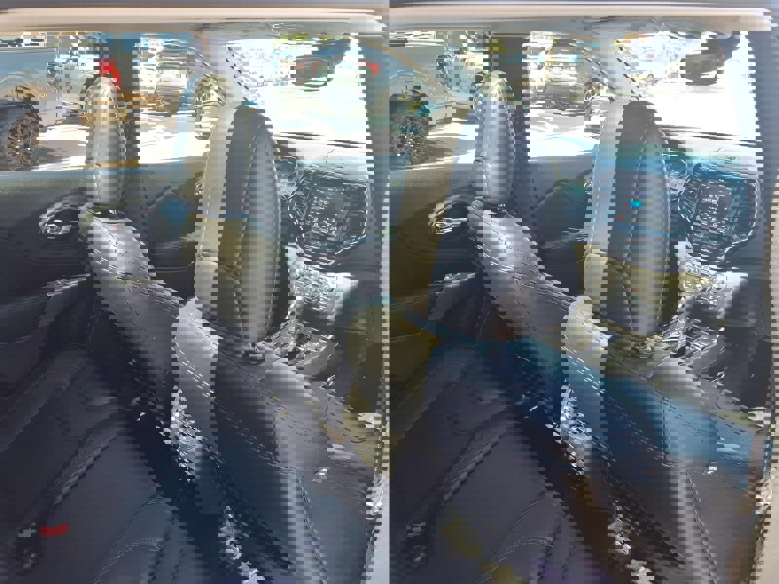 Used 2021 Jeep Cherokee Limited w/ Trailer Tow Group image 27