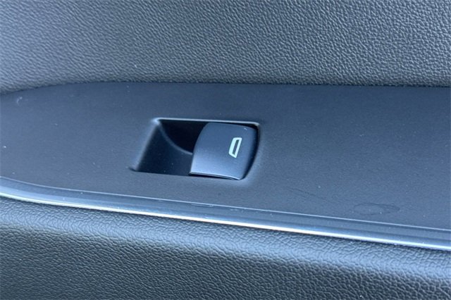 Used 2025 GMC Sierra 1500 Elevation image 22