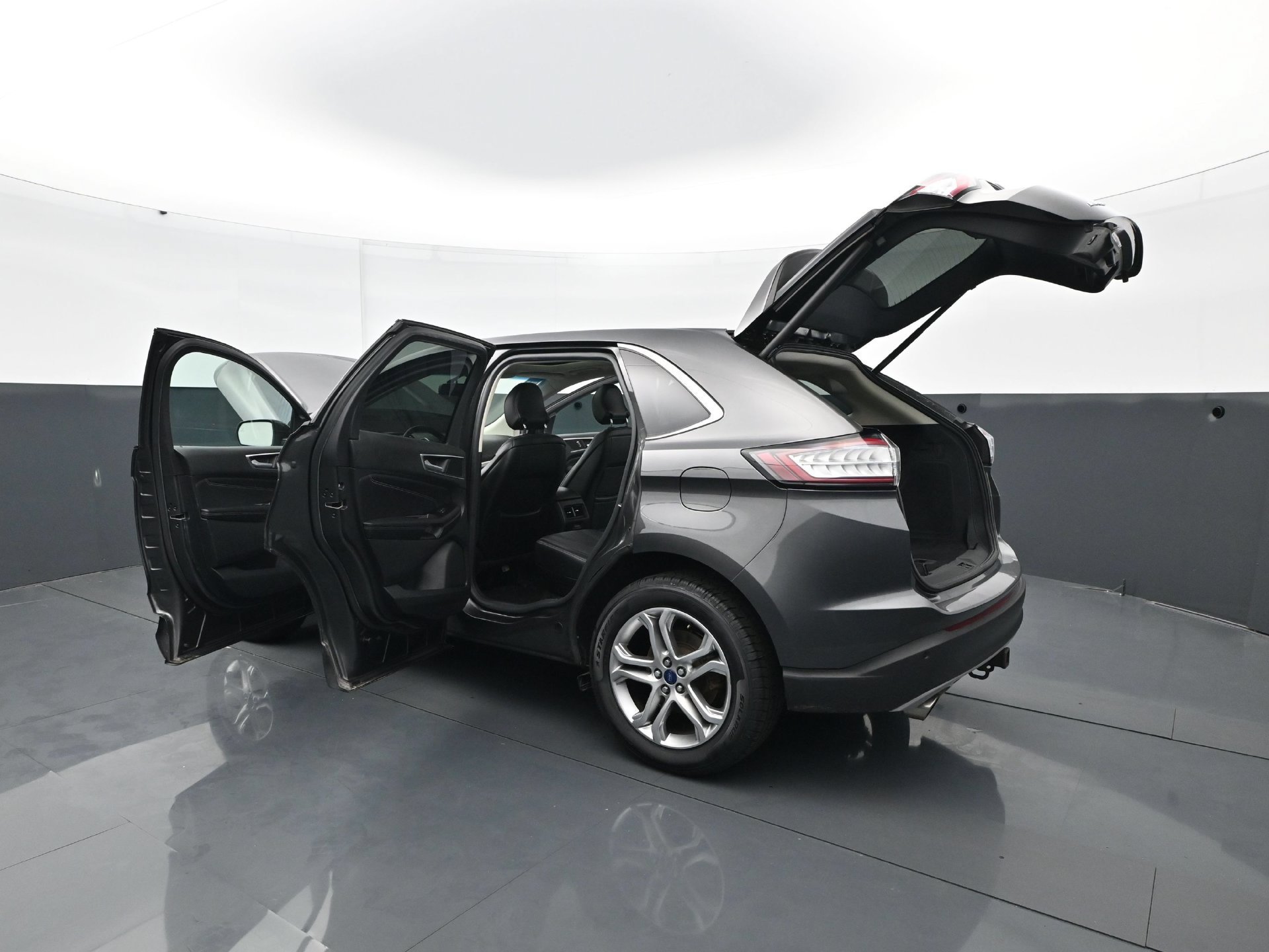 Used 2015 Ford Edge Titanium w/ Equipment Group 301A AWD/4WD image 31
