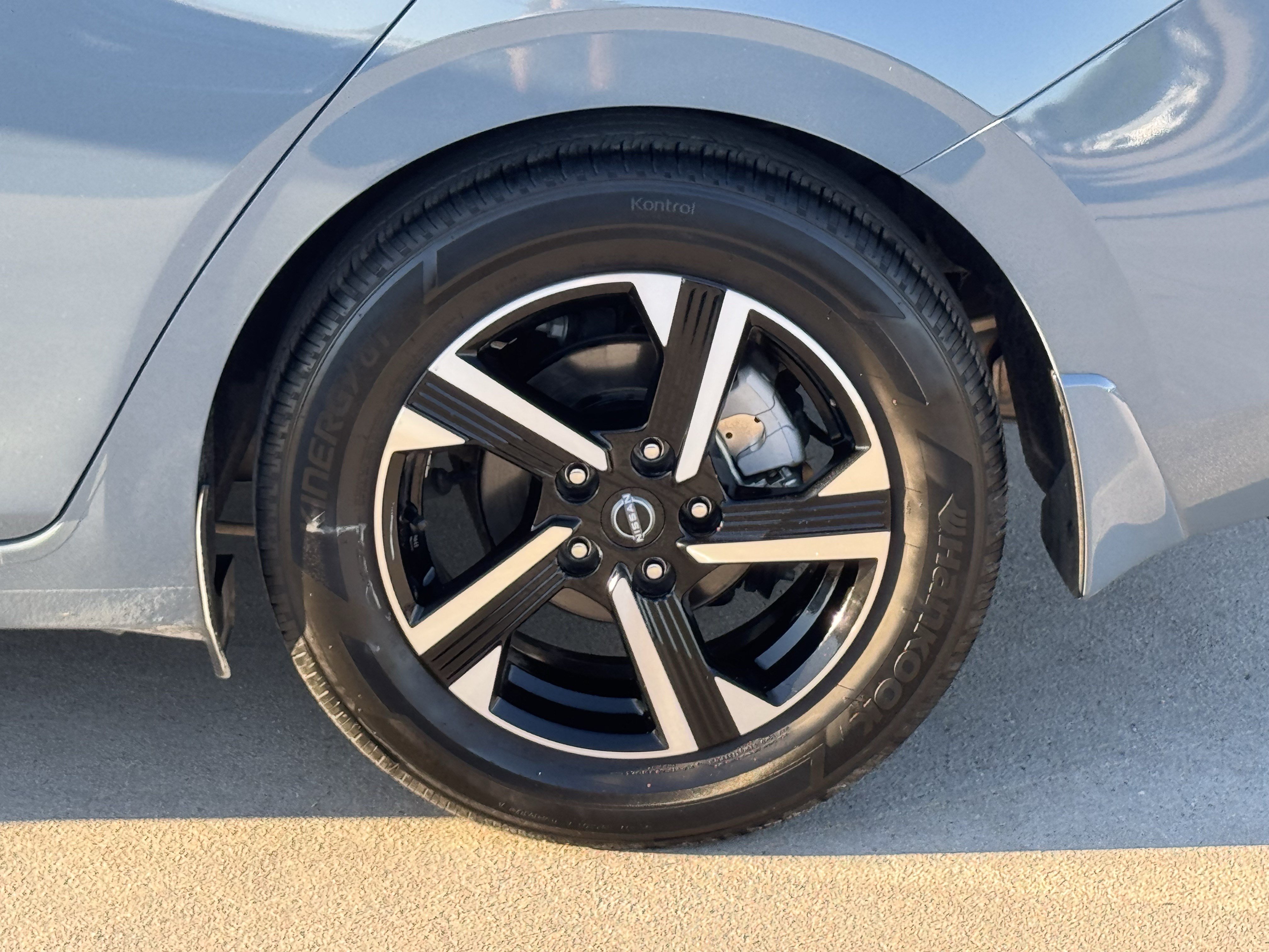 Used 2025 Nissan Sentra SV w/ Trunk Package FWD image 8