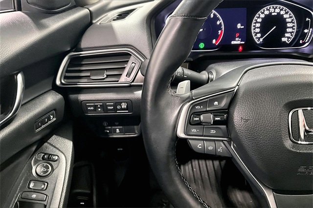 Used 2019 Honda Accord Touring image 11