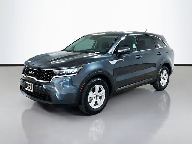 Certified 2023 Kia Sorento LX image 3