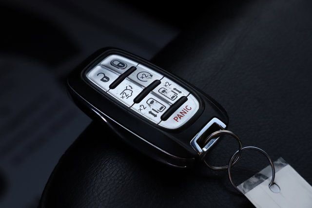 Used 2020 Chrysler Pacifica Touring-L w/ Advanced Safetytec Group image 37