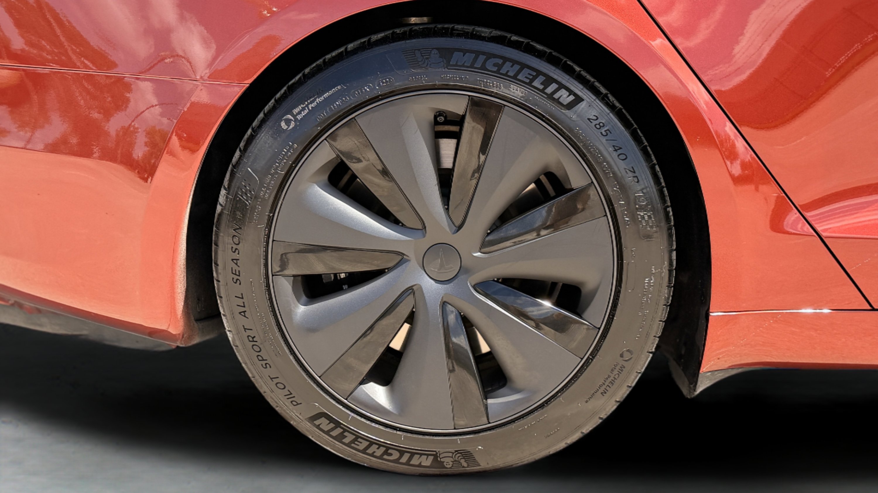 Used 2023 Tesla Model S AWD/4WD image 13