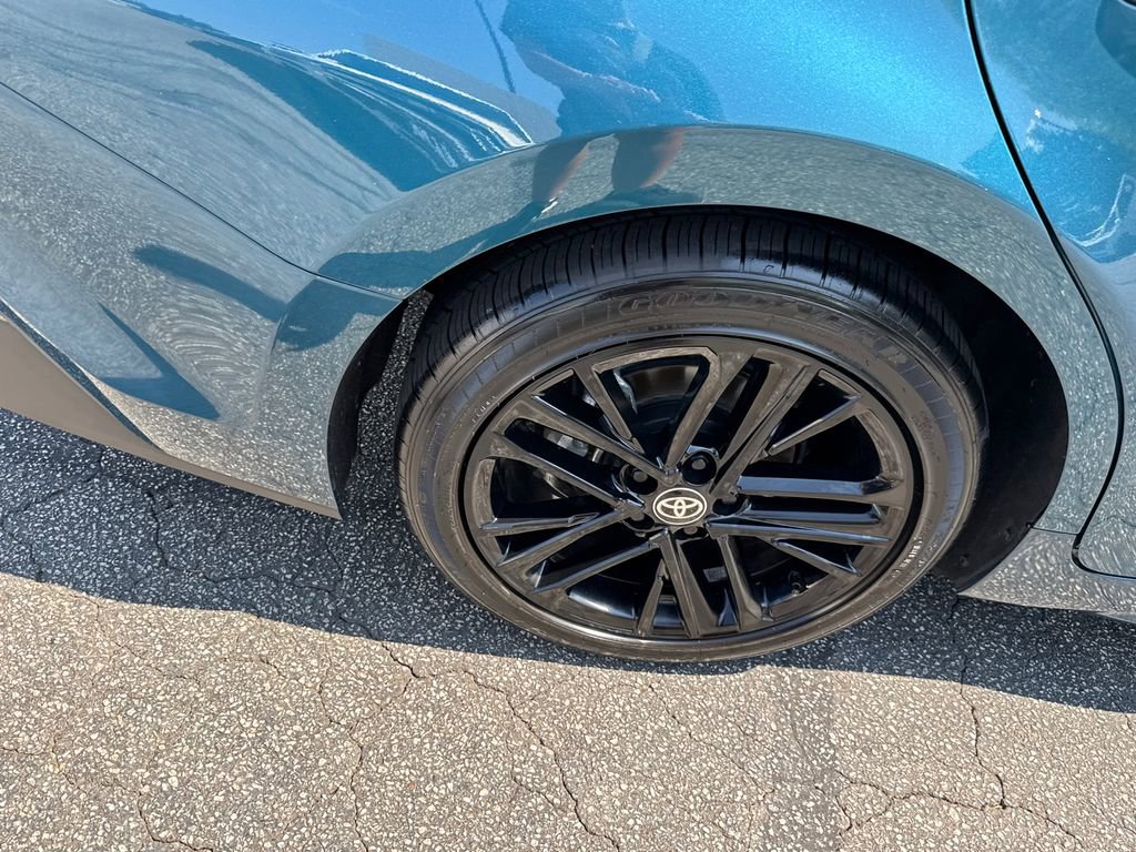 Used 2025 Toyota Camry SE image 17